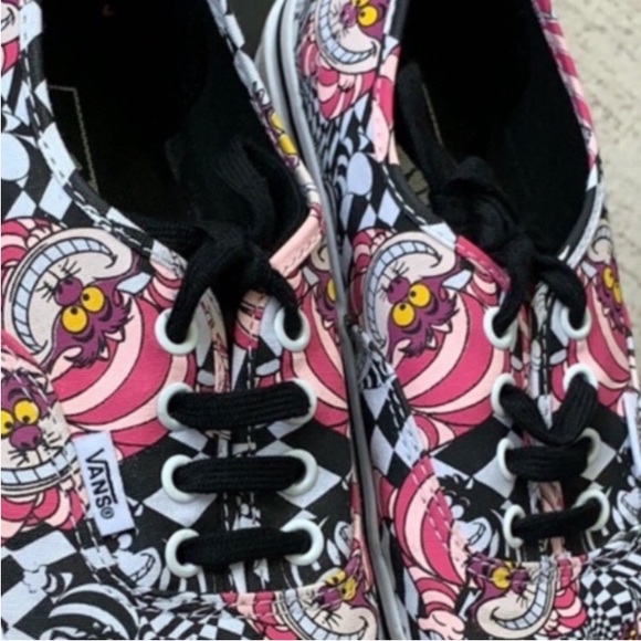 Disney Alice in Wonderland Cheshire Vans - Picture 6 of 12